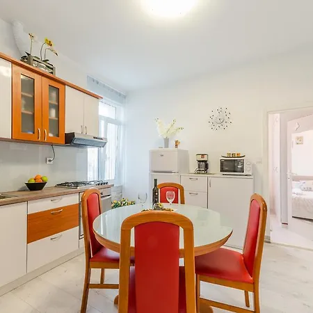 Apartment Delmare *