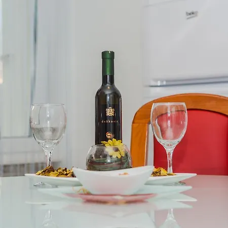 Delmare Apartment